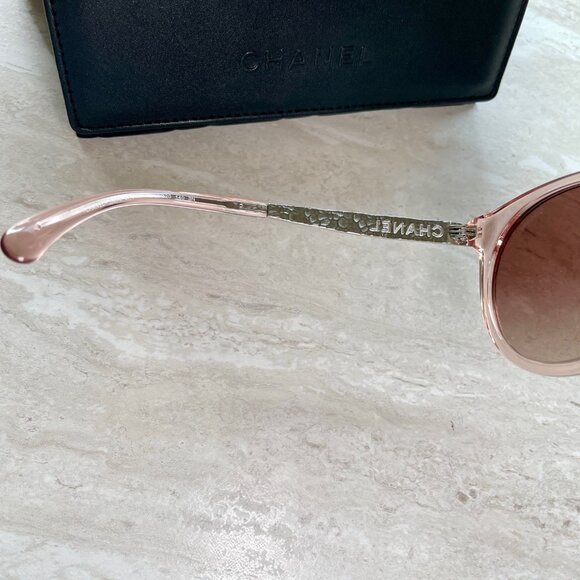 CHANEL Pantos Sunglasses – Model 5440 – Transparent Pink / Gradient Brown - Picture 6 of 10